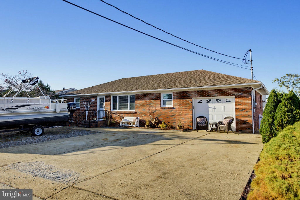 Photo of 1058 Laurel Boulevard, LANOKA HARBOR, NJ 08734 (MLS # NJOC2046188)