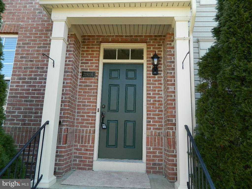 WILLOWGATE - Residential Lease