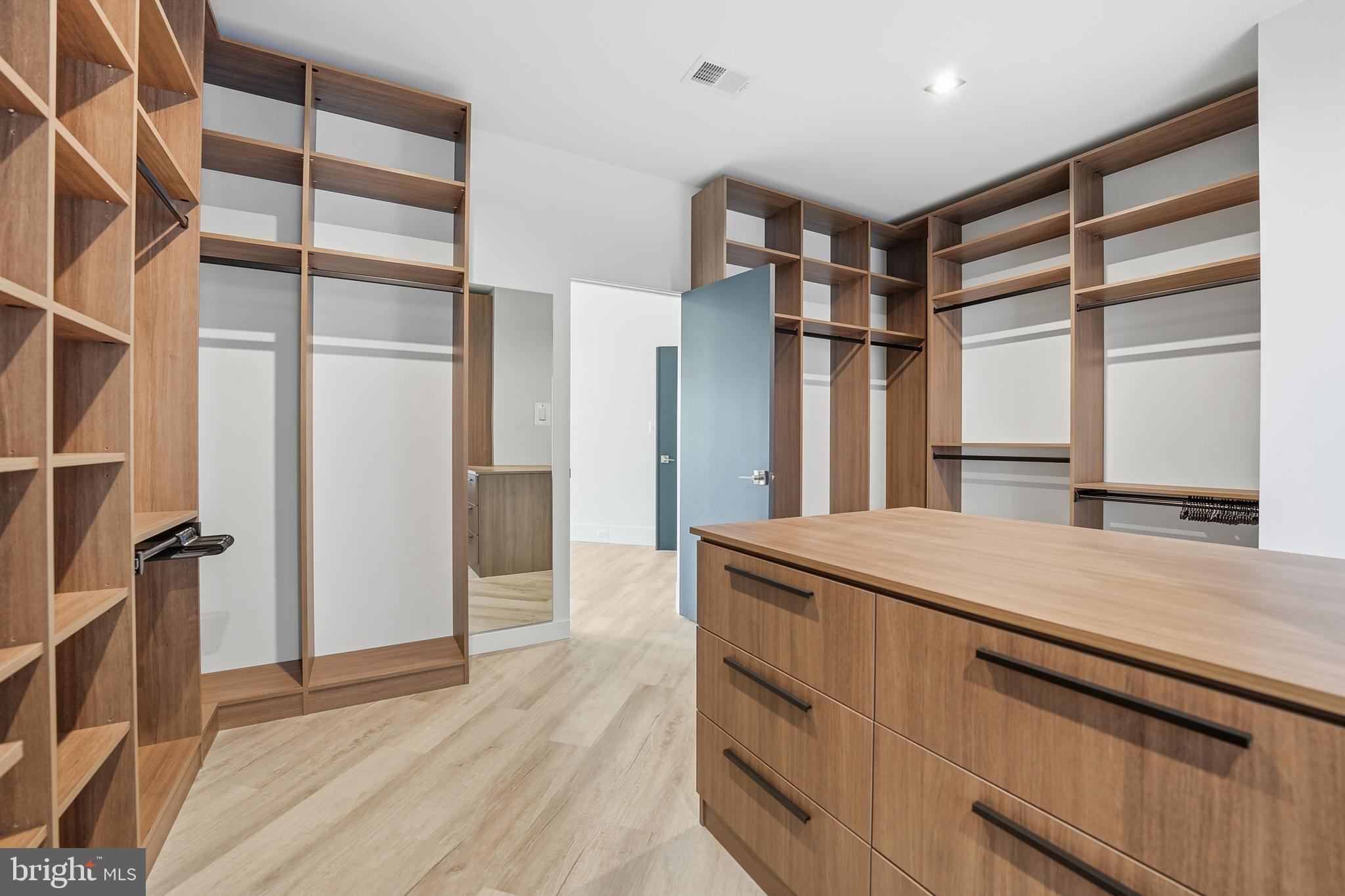 MANTUA - Residential