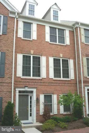 PAVILIONS AT HUNTINGTON - Residential Lease