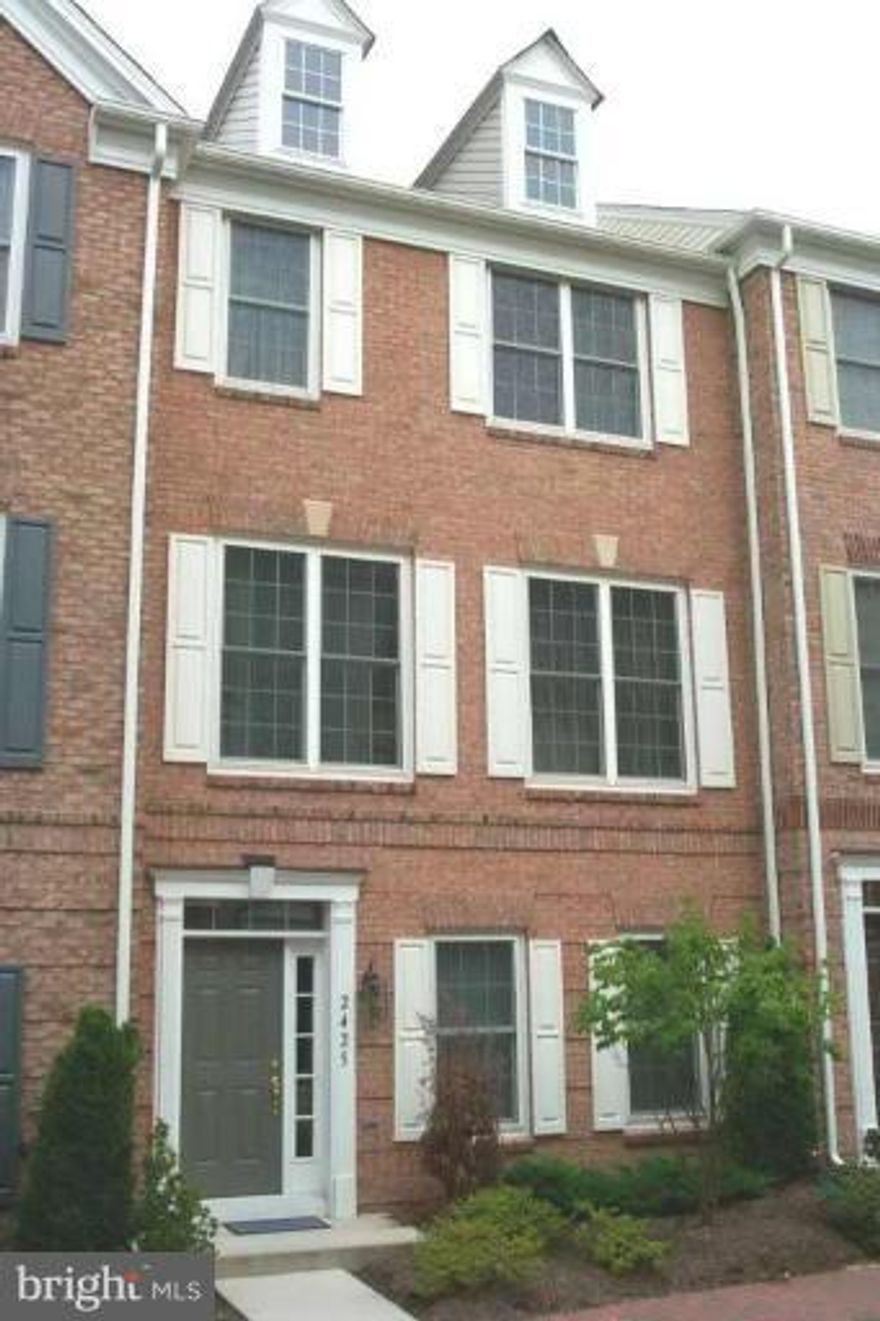 WALK TO METRO FROM THIS BEAUTIFUL BRICK 4 BEDROOM, 3.5 BATH, 2 CAR GARAGE TOWNHOME.  GOURMET EAT-IN KITCHEN W/GRANITE COUNTER TOPS, CHERRY CABINETS & STAINLESS STEEL APPLIANCES. OPEN & SPACIOUS FLOOR PLAN W/HARDWOOD FLOORS ON MAIN LEVEL.  MASTER BATH W/SOAKING TUB & SHOWER. ENTRY LEVEL REC RM OR 4TH BR W/FULL BATH.  COMMUTERS'S DREAM CLOSE TO I495, I395, GW PKWY & OLD TOWN!