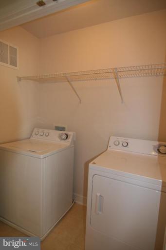 PAVILIONS AT HUNTINGTON - Residential Lease