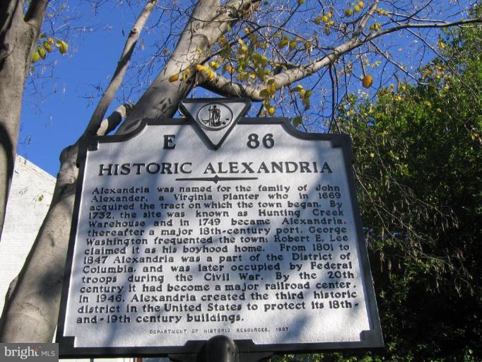 PAVILIONS AT HUNTINGTON - Residential Lease