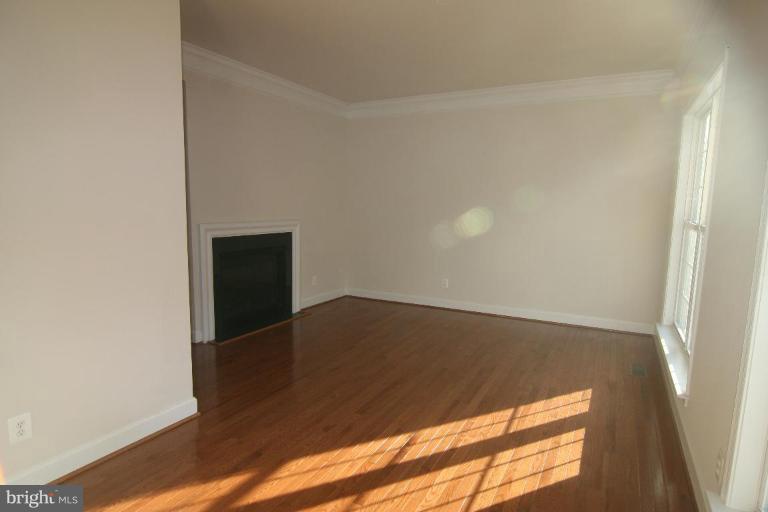 PAVILIONS AT HUNTINGTON - Residential Lease