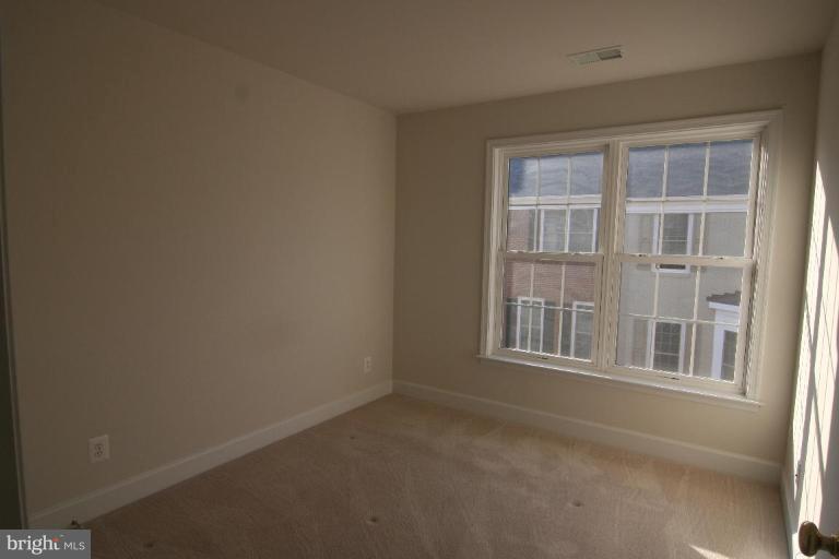 PAVILIONS AT HUNTINGTON - Residential Lease