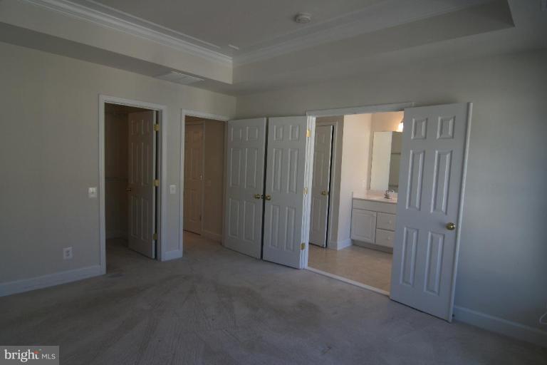 PAVILIONS AT HUNTINGTON - Residential Lease