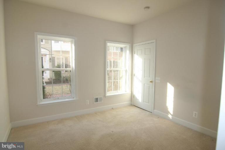 PAVILIONS AT HUNTINGTON - Residential Lease