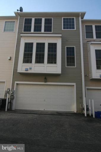 PAVILIONS AT HUNTINGTON - Residential Lease