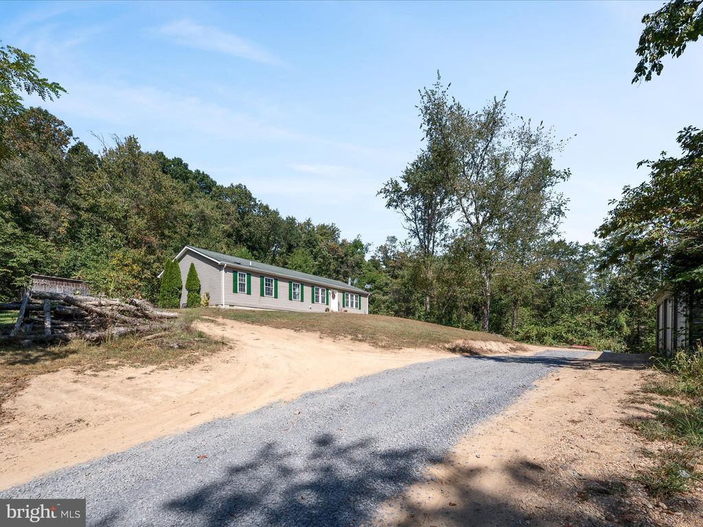 Photo of 46 Solomons Court, HEDGESVILLE, WV 25427 (MLS # WVBE2044068)