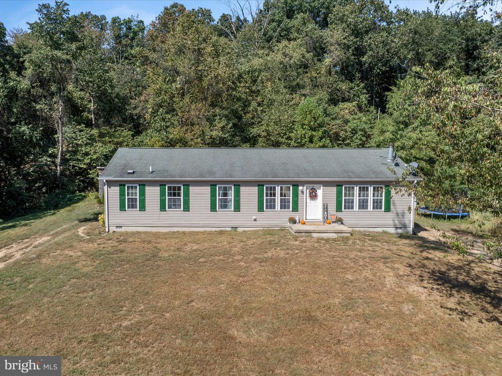 Photo of 46 Solomons Court, HEDGESVILLE, WV 25427 (MLS # WVBE2044068)
