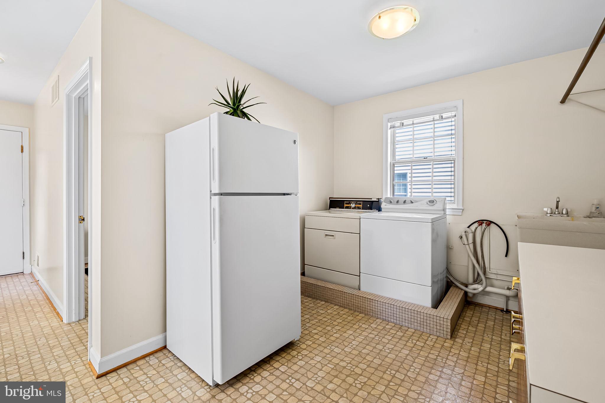 HOMELAND HISTORIC DISTRICT - Residential