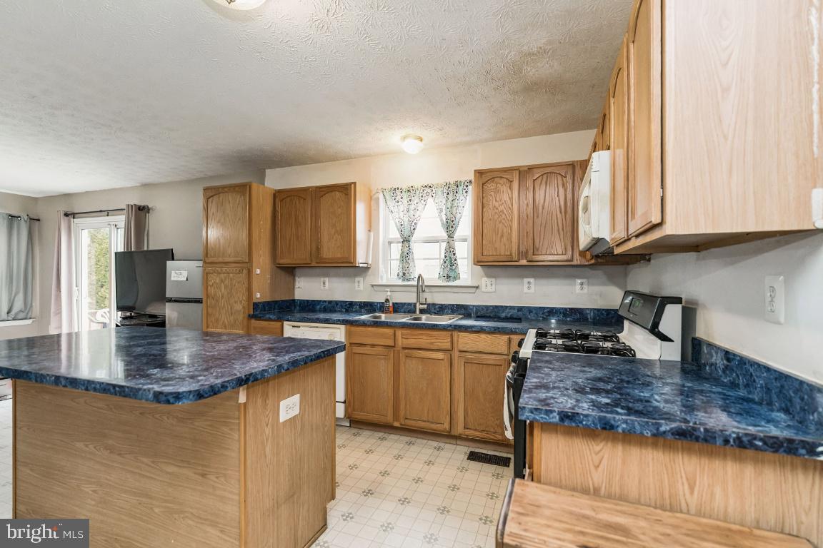 ROLLING MEADOWS SUB - Residential