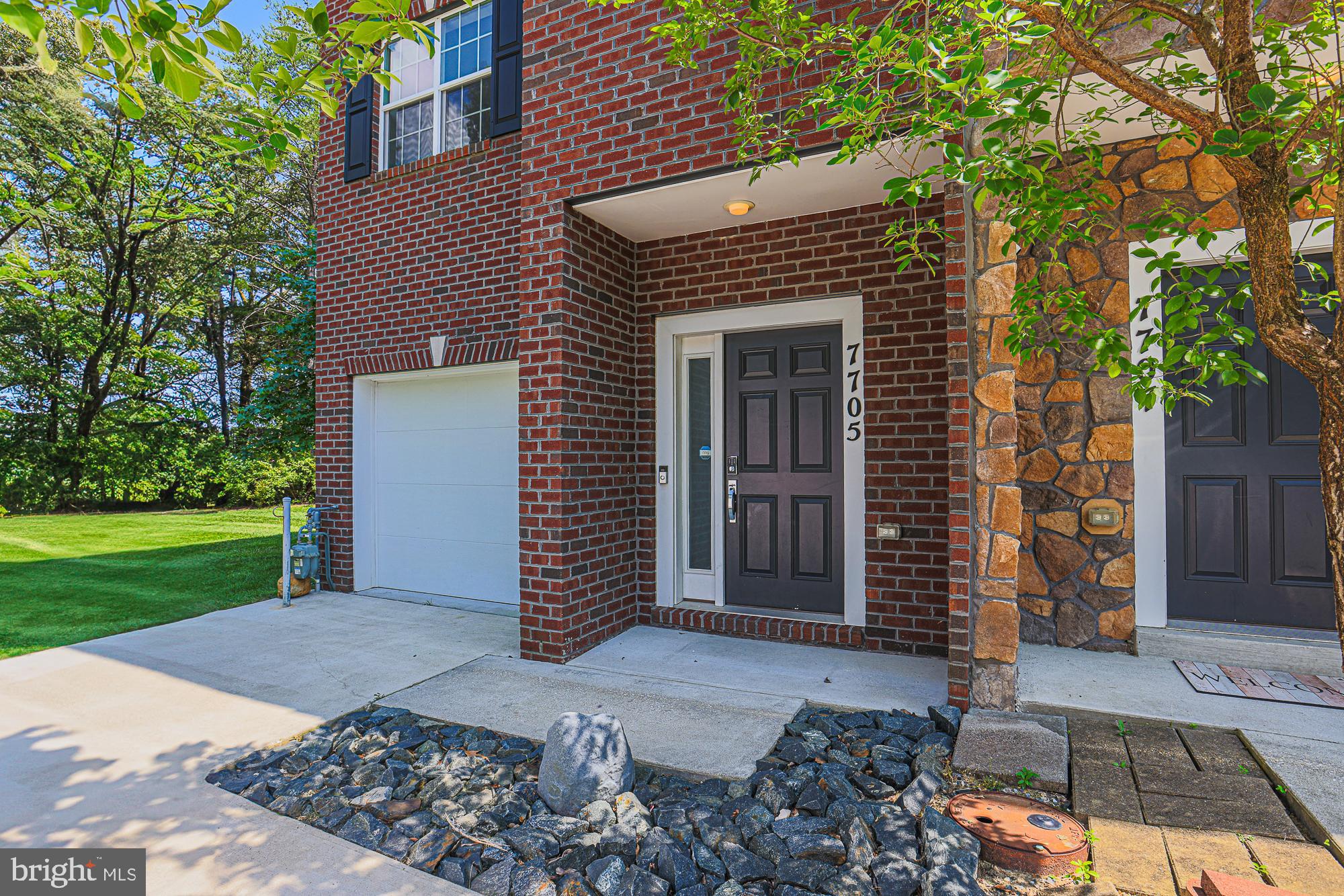 7705 LEXINGTON COURT