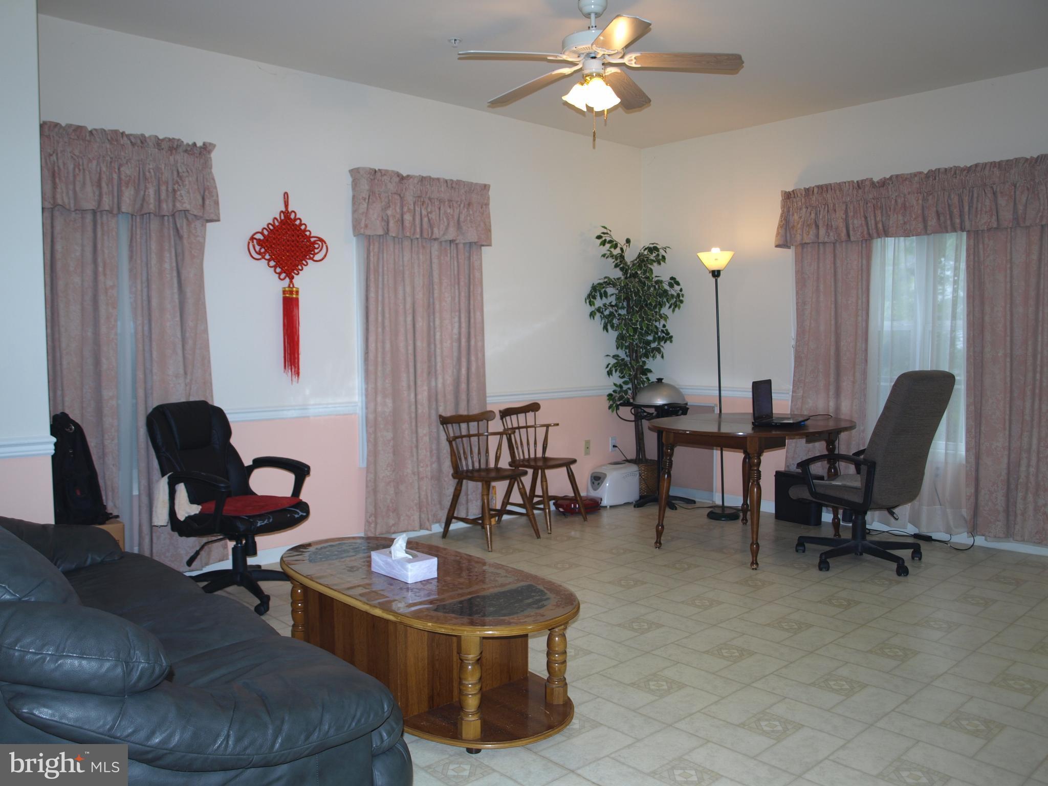 EMERALD KNOLLS - Residential Lease