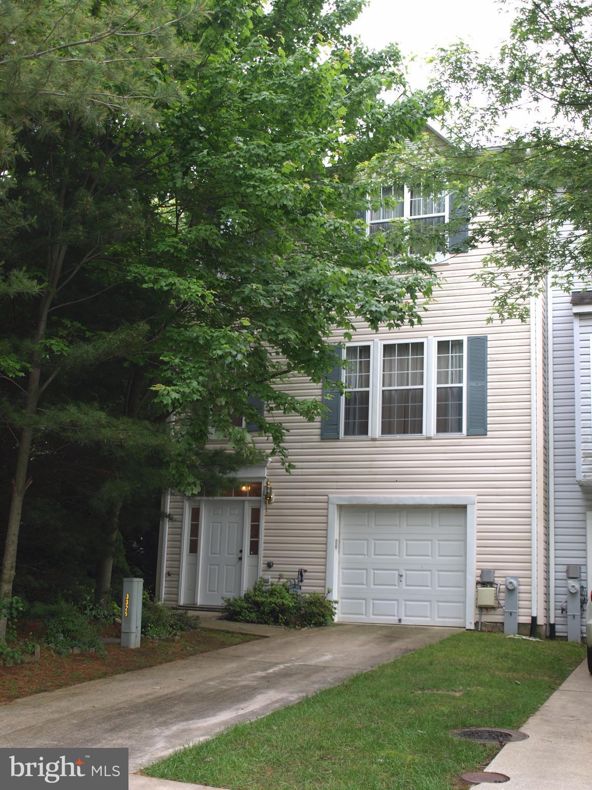 EMERALD KNOLLS - Residential Lease