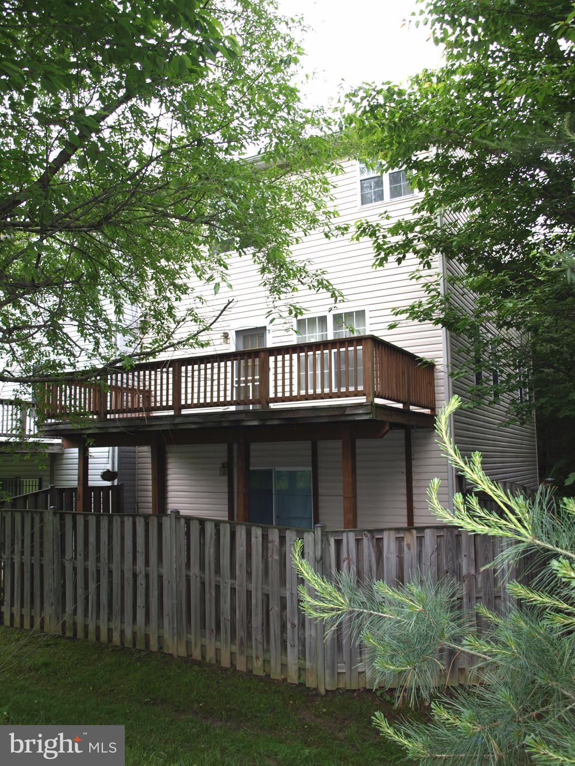 EMERALD KNOLLS - Residential Lease