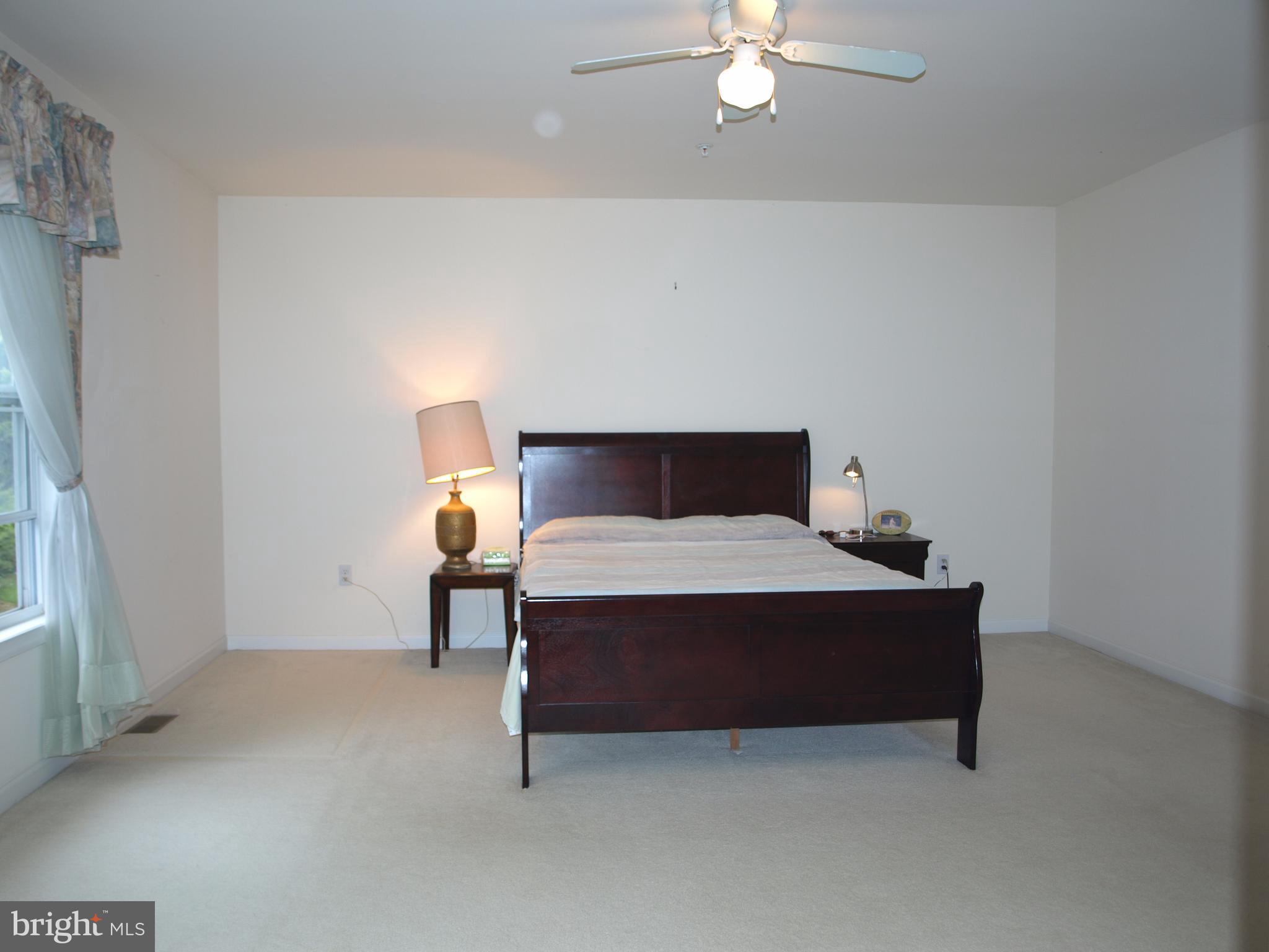 EMERALD KNOLLS - Residential Lease