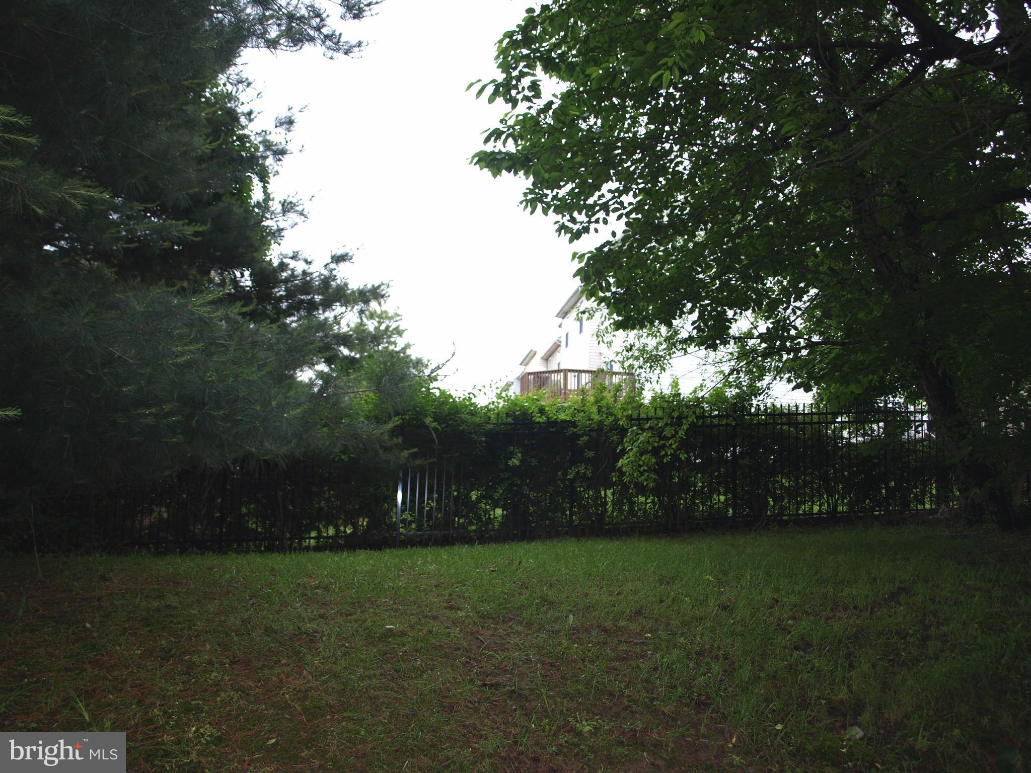 EMERALD KNOLLS - Residential Lease