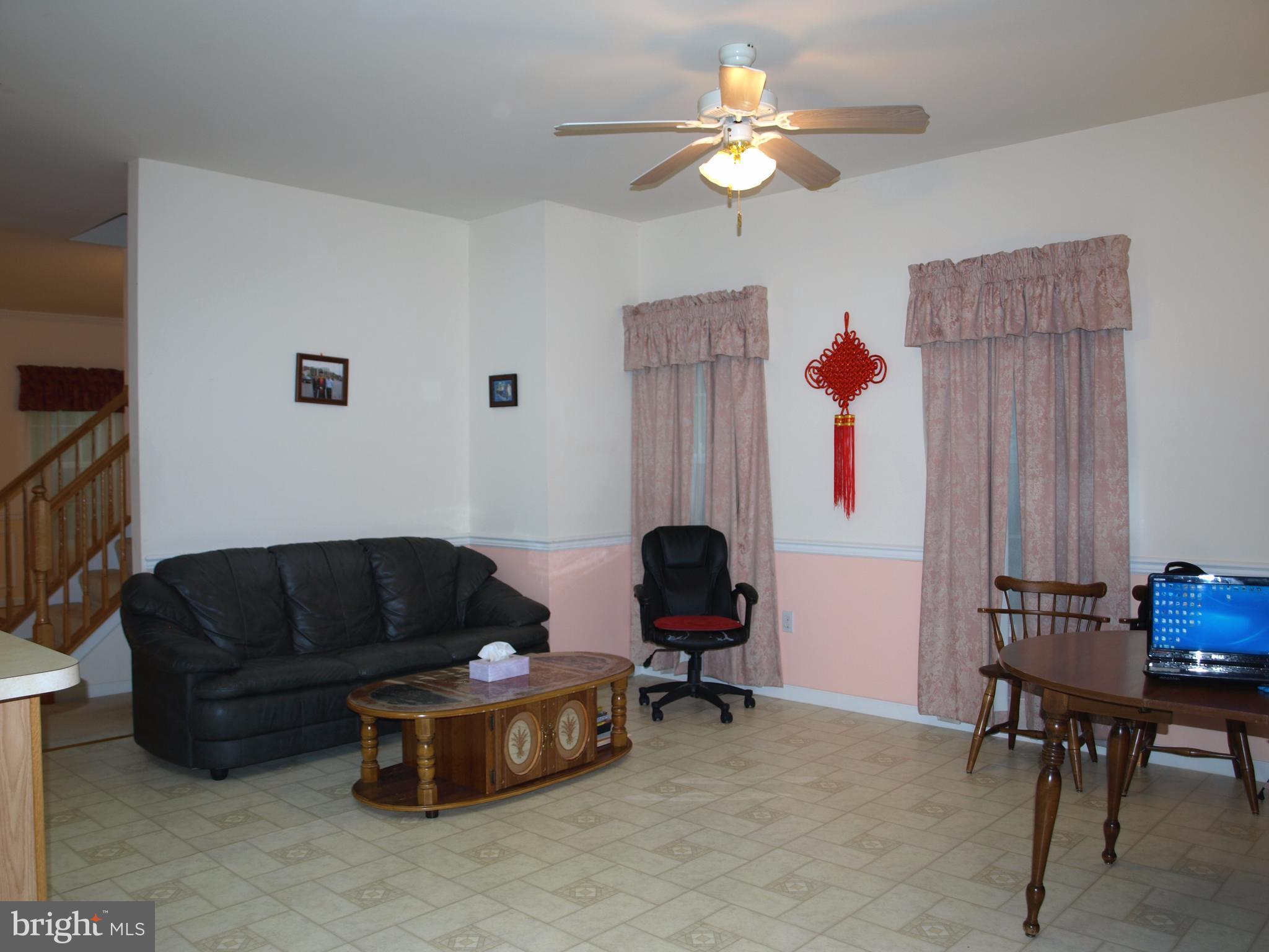 EMERALD KNOLLS - Residential Lease