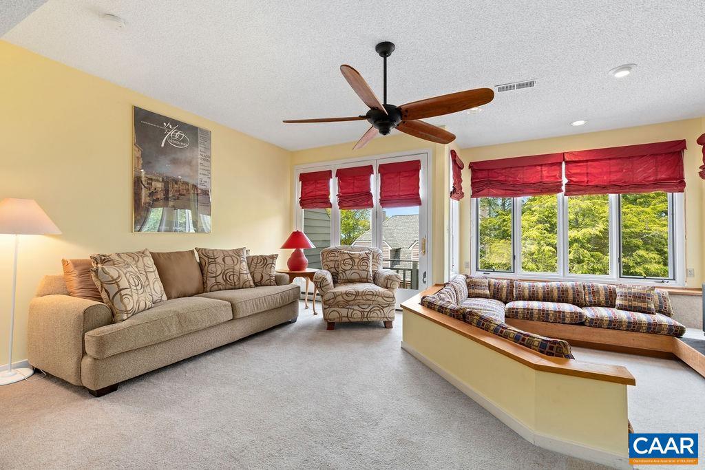 31 BRIARWOOD LN