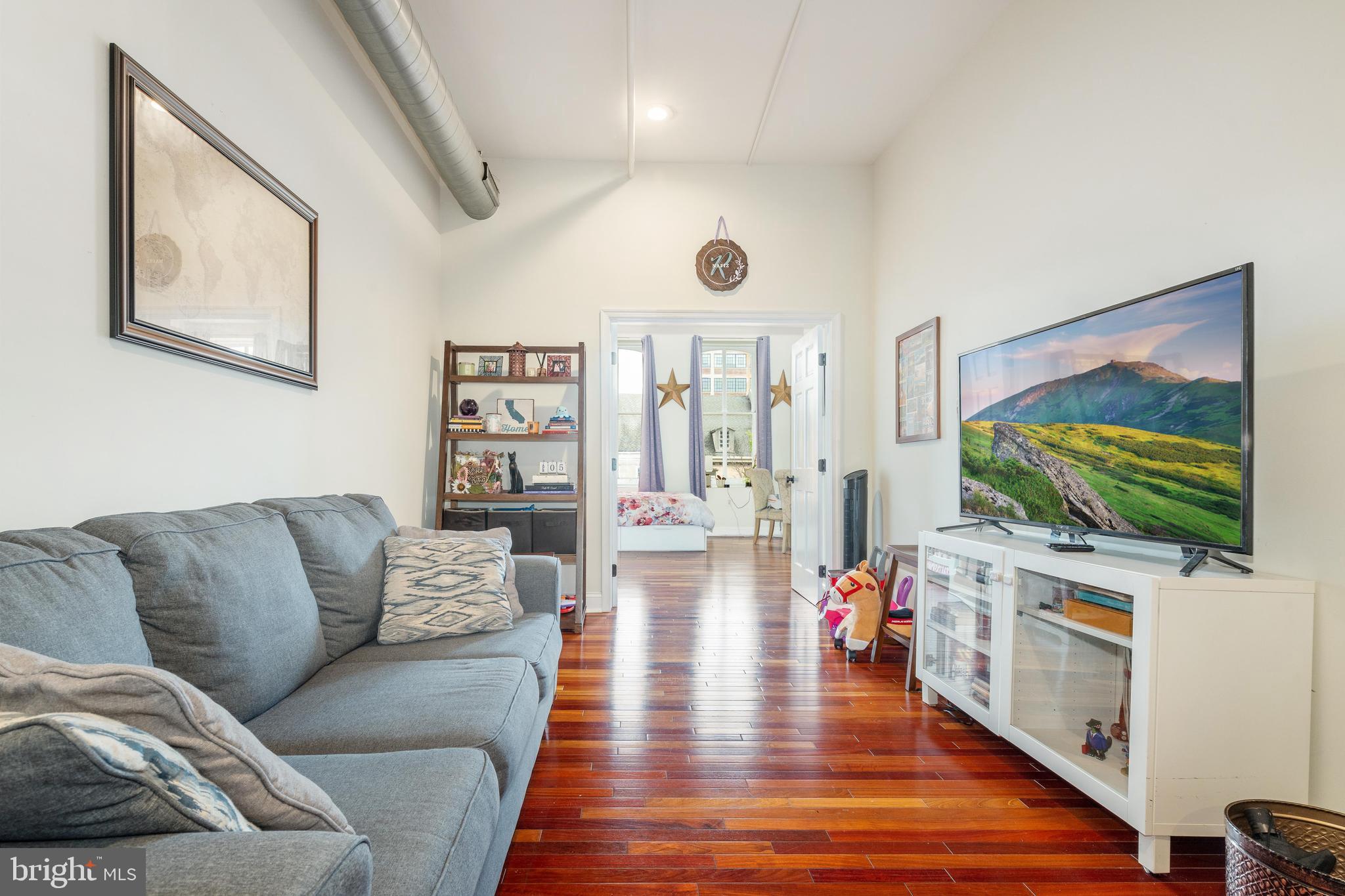 Discover the charm of this stunning 2-bedroom apartment nestled in the historical epicenter of Philadelphia on Market Street, adjacent to Franklin Court. Occupying the entire third floor, the apartment offers views into the life of the city with the front bedroom overlooking Market Street and the rear bedroom basking in the southern sunlight with views over Franklin Court, once the residence of Ben Franklin.
Expertly renovated, this apartment boasts high, airy ceilings and a contemporary kitchen. It features two elegant full bathrooms—one conveniently located off the main living area and another in the primary bedroom. The added convenience of an in-unit laundry make this a perfect place to call home.
Set in the vibrant Old City, this residence allows you to immerse yourself in a rich mix of history and culture. Enjoy easy access to public transport, major commuter routes, and the bustling neighborhoods of Center City, Northern Liberties, and Fishtown.