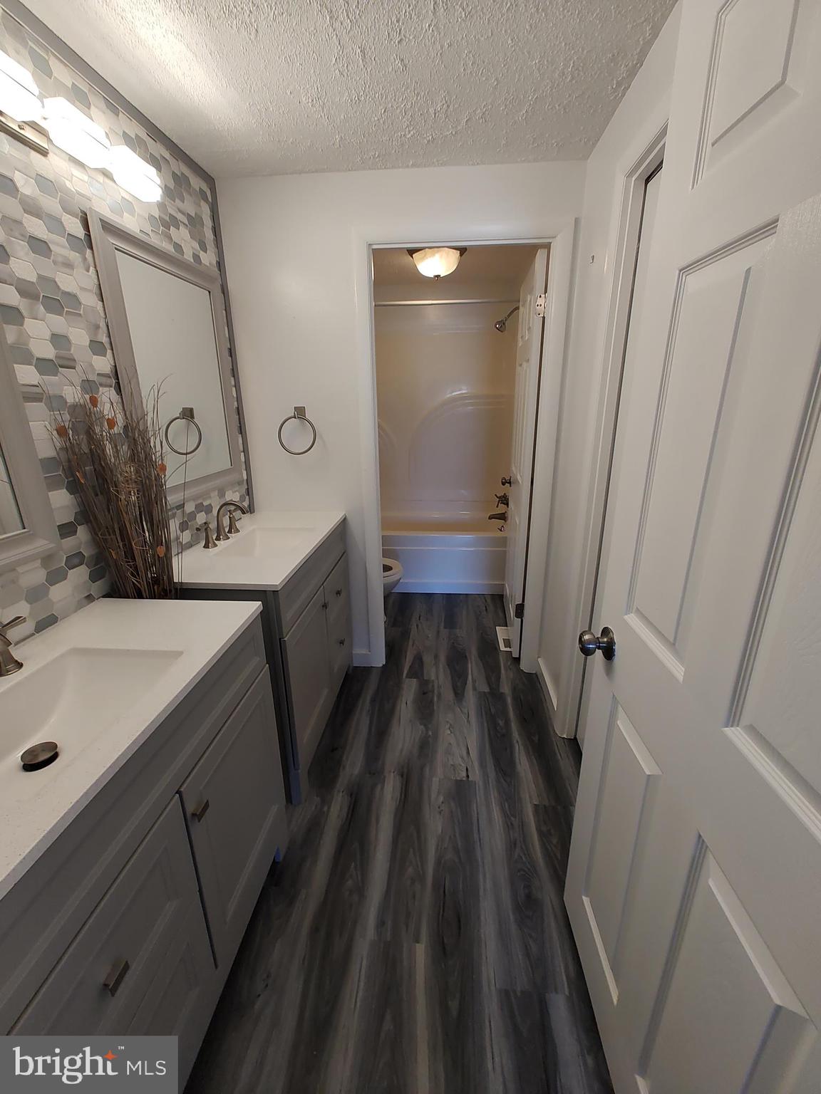 RUMSEY ISLAND - Residential