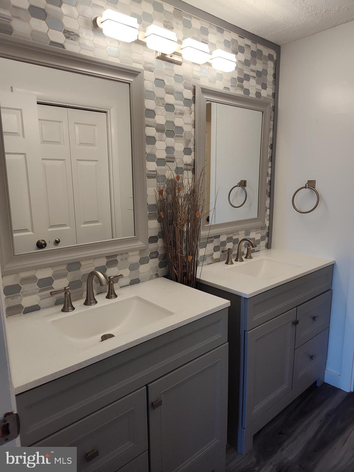 RUMSEY ISLAND - Residential