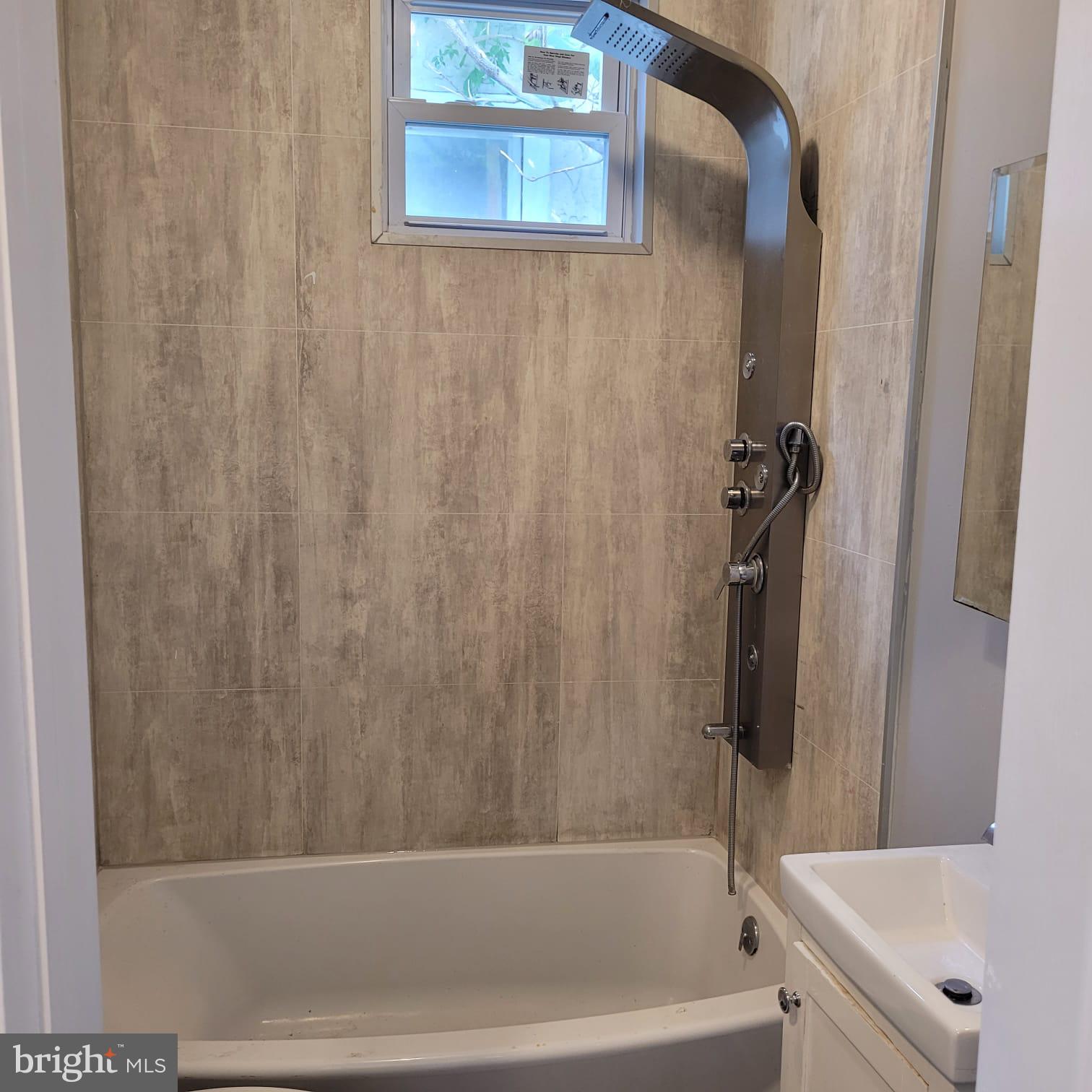 PHILADELPHIA (NORTH) - Residential Lease