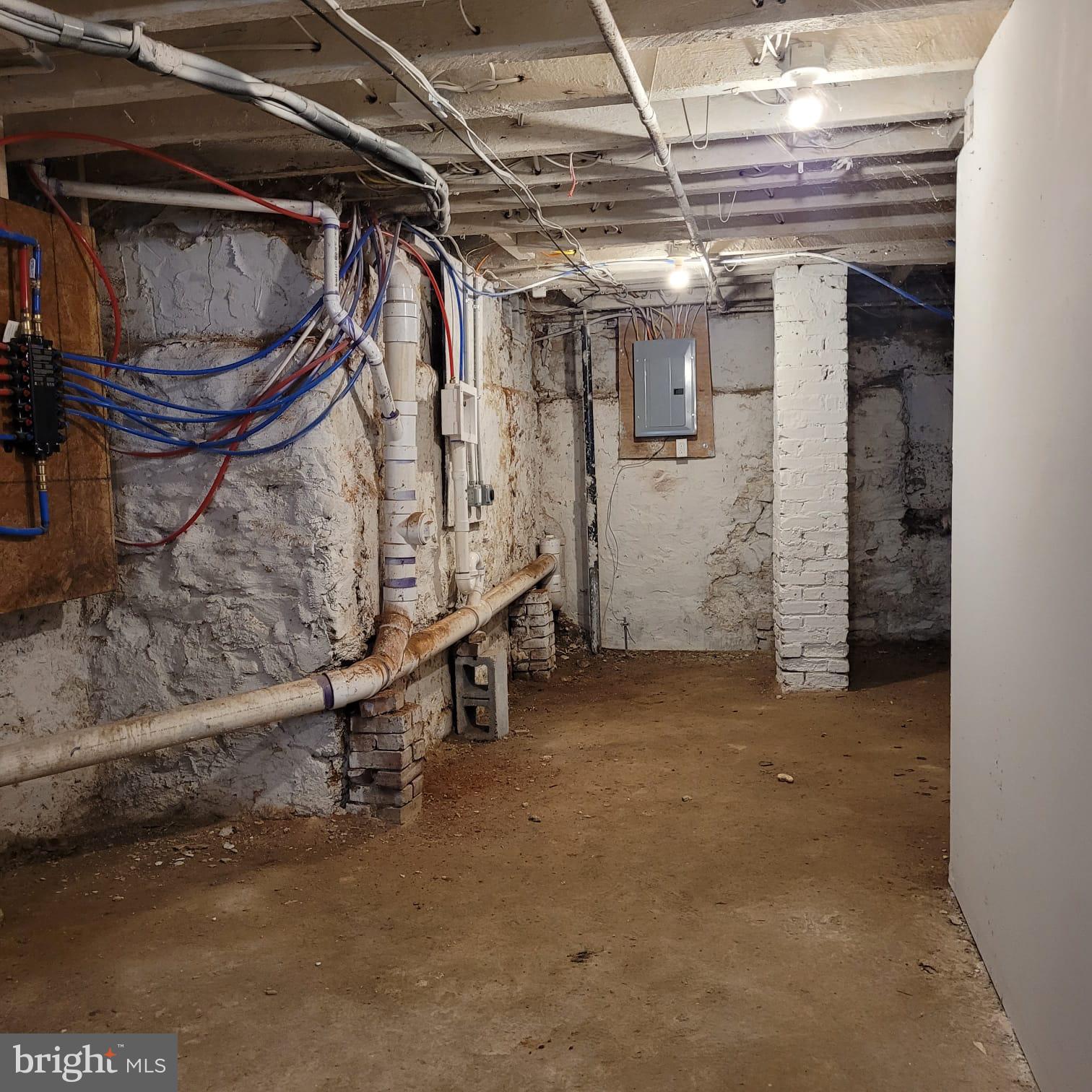 PHILADELPHIA (NORTH) - Residential Lease