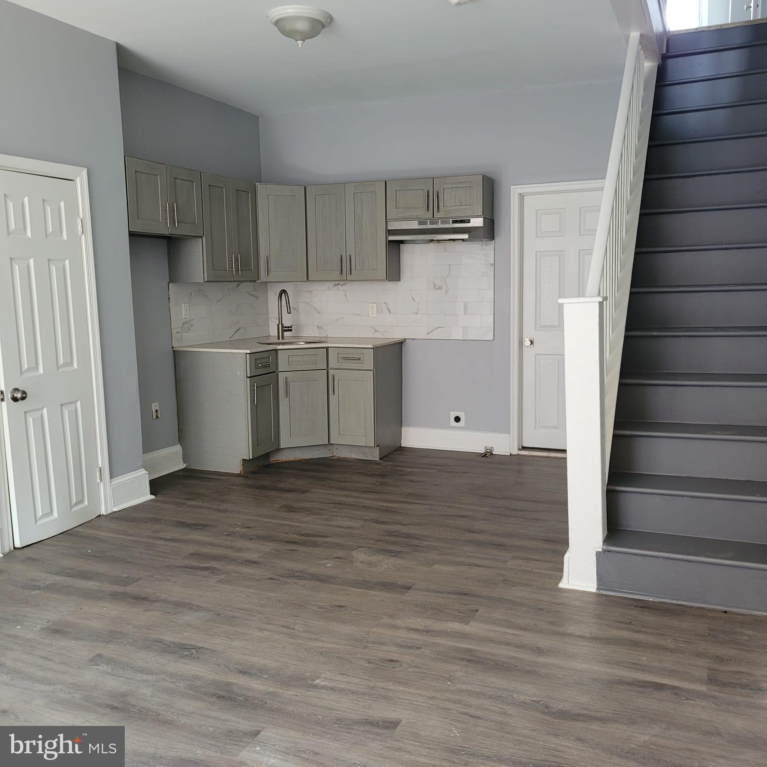 PHILADELPHIA (NORTH) - Residential Lease