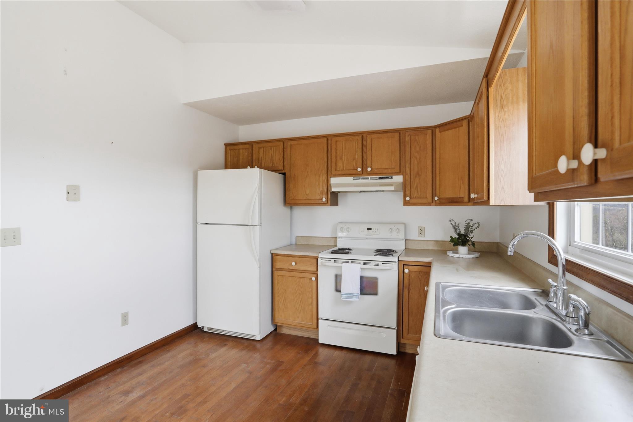 SUNRISE SUMMIT - Residential