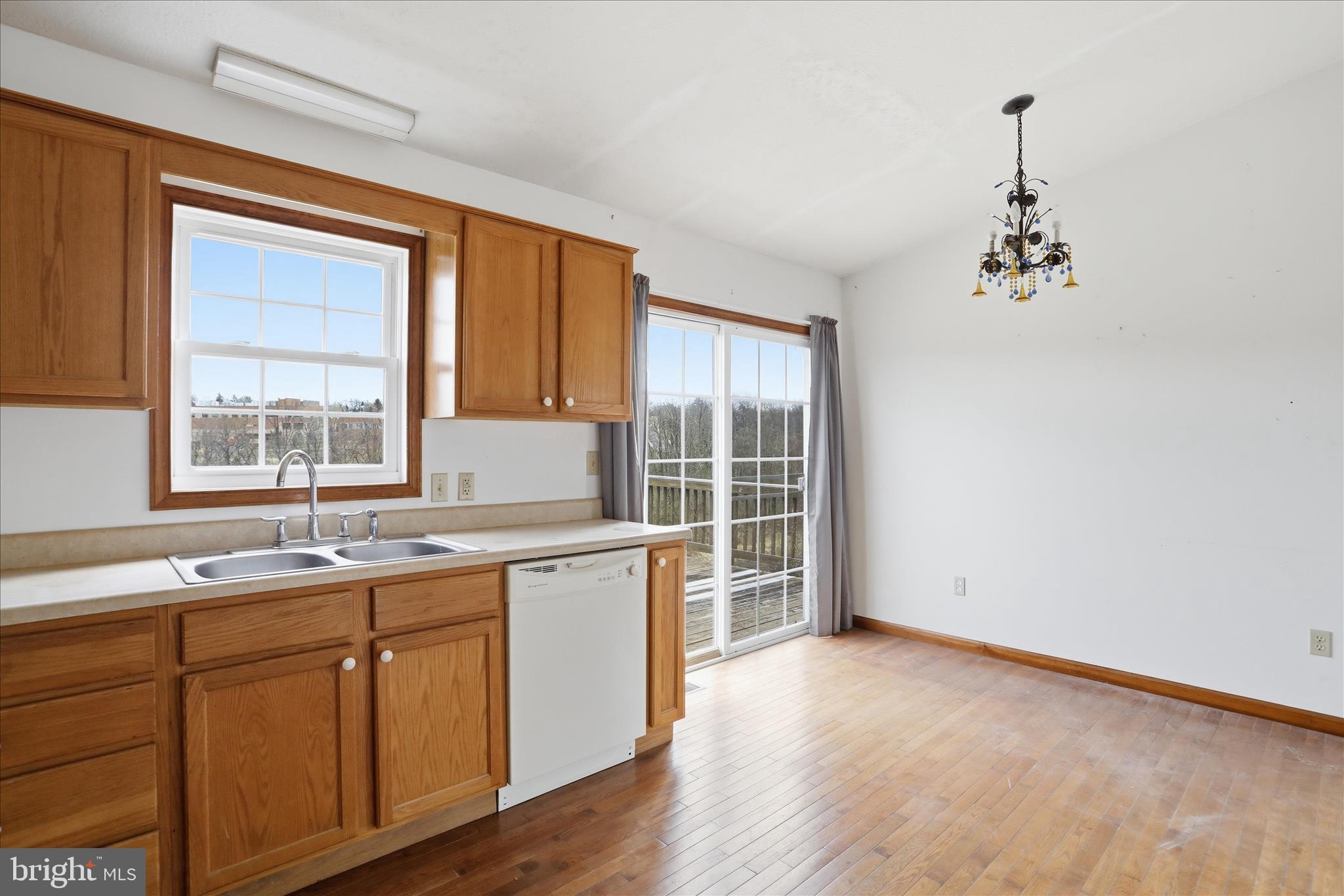 SUNRISE SUMMIT - Residential