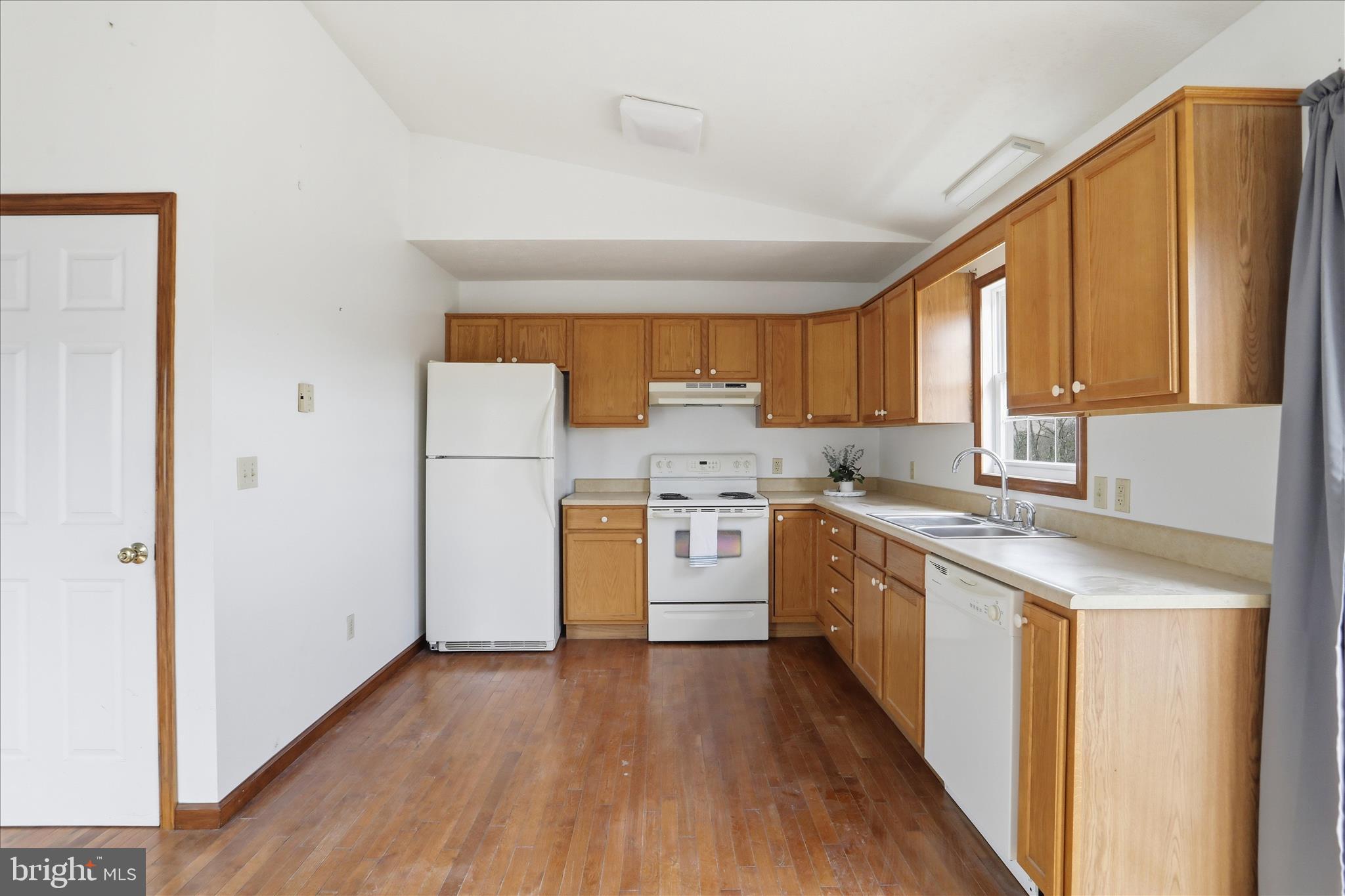 SUNRISE SUMMIT - Residential