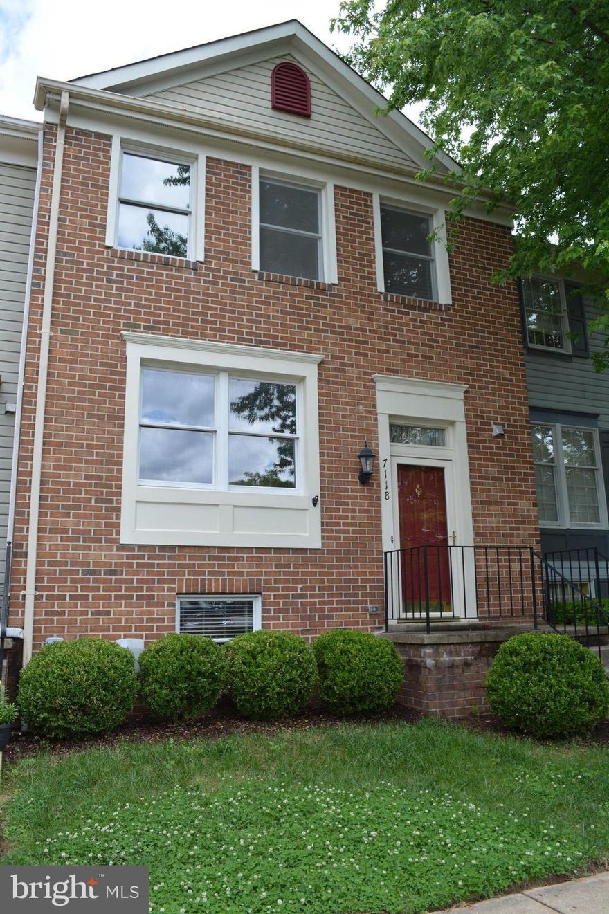 BACK ON THE MARKET!! Motivated Sellers! Bring us an offer!  Updated Townhouse in Chestnut Hill Cove, Maryland. Kitchen was recently updated. All bathrooms have been updated. Fireplace in walkout basement. Fenced in yard. Winter Water Views from deck and master bedroom.
