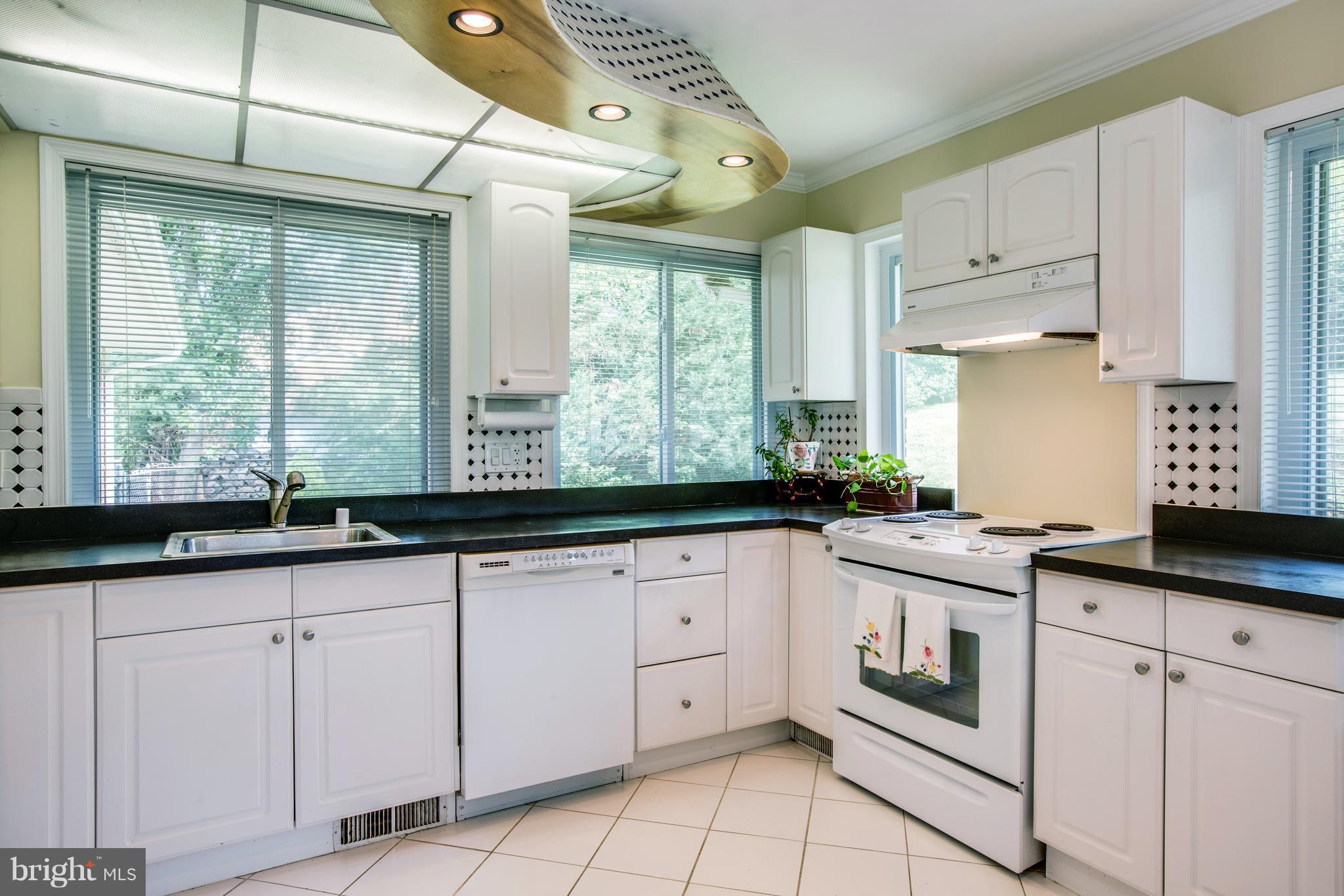 PINECREST - Residential