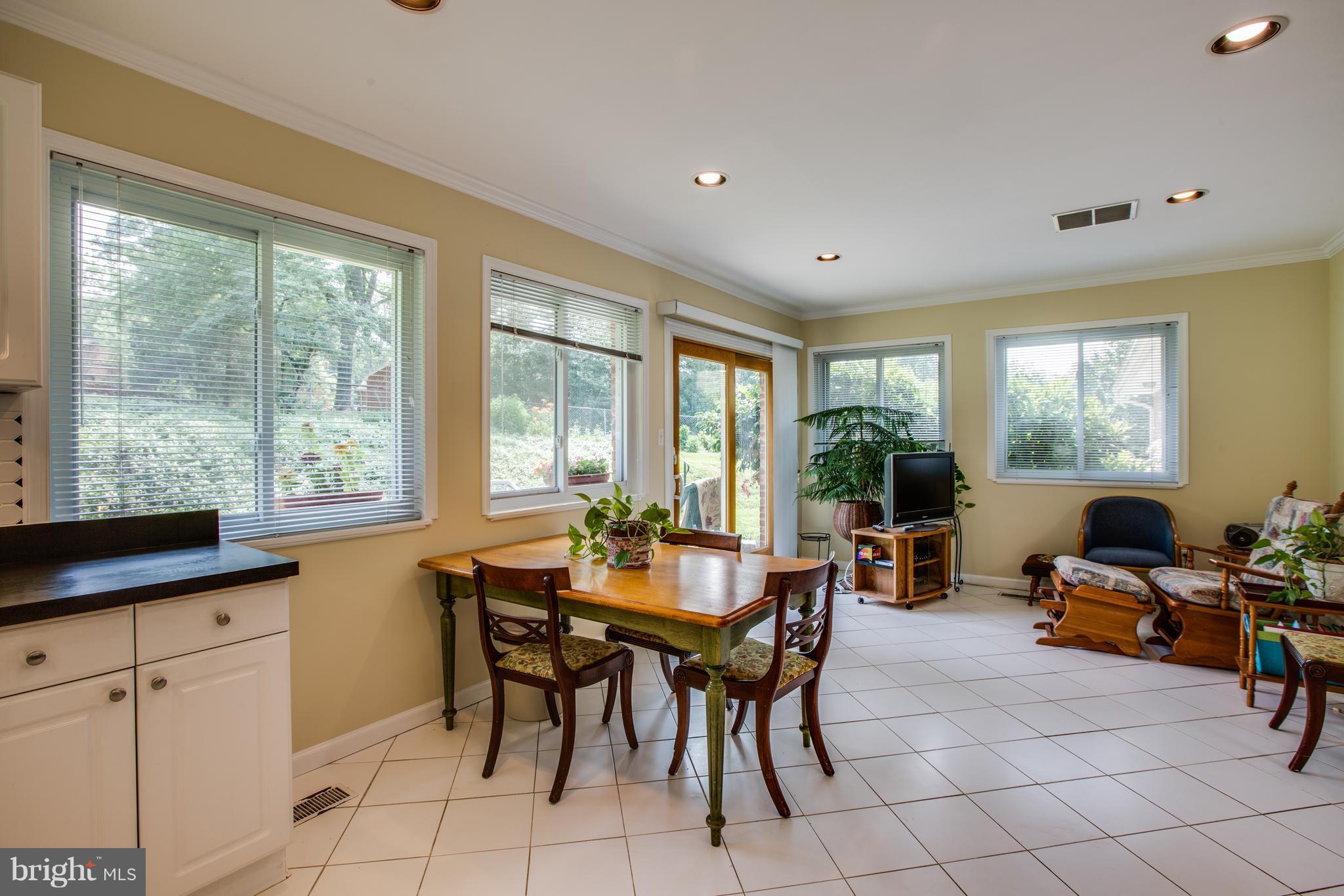 PINECREST - Residential