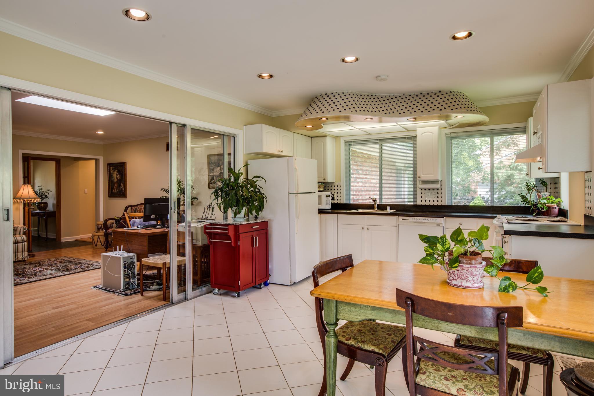 PINECREST - Residential