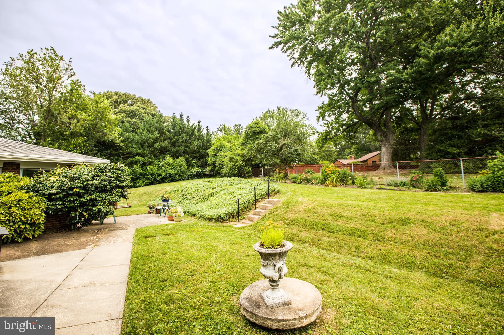 PINECREST - Residential