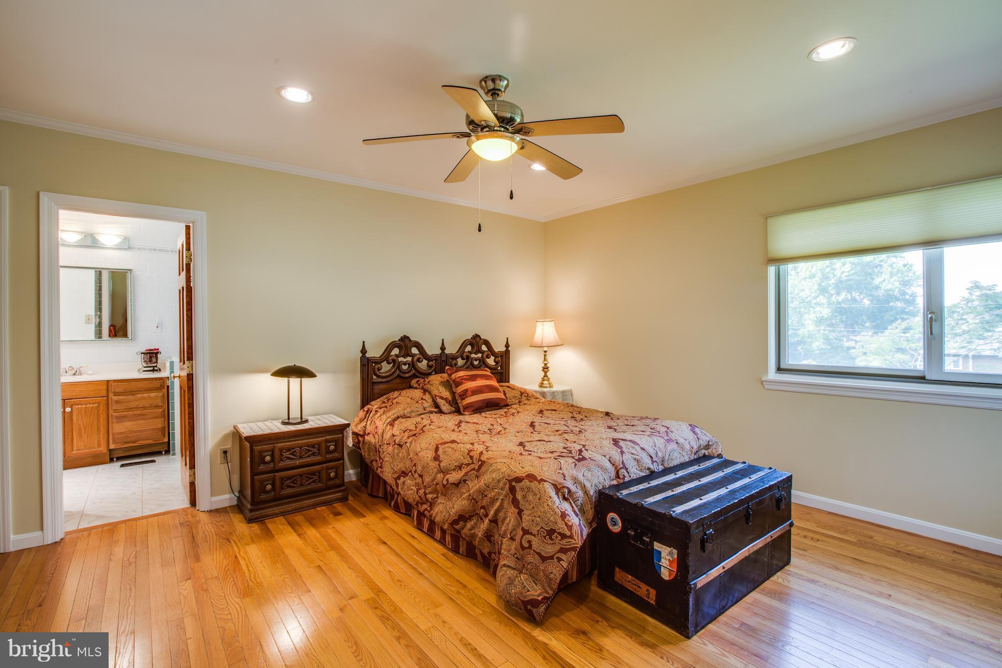 PINECREST - Residential