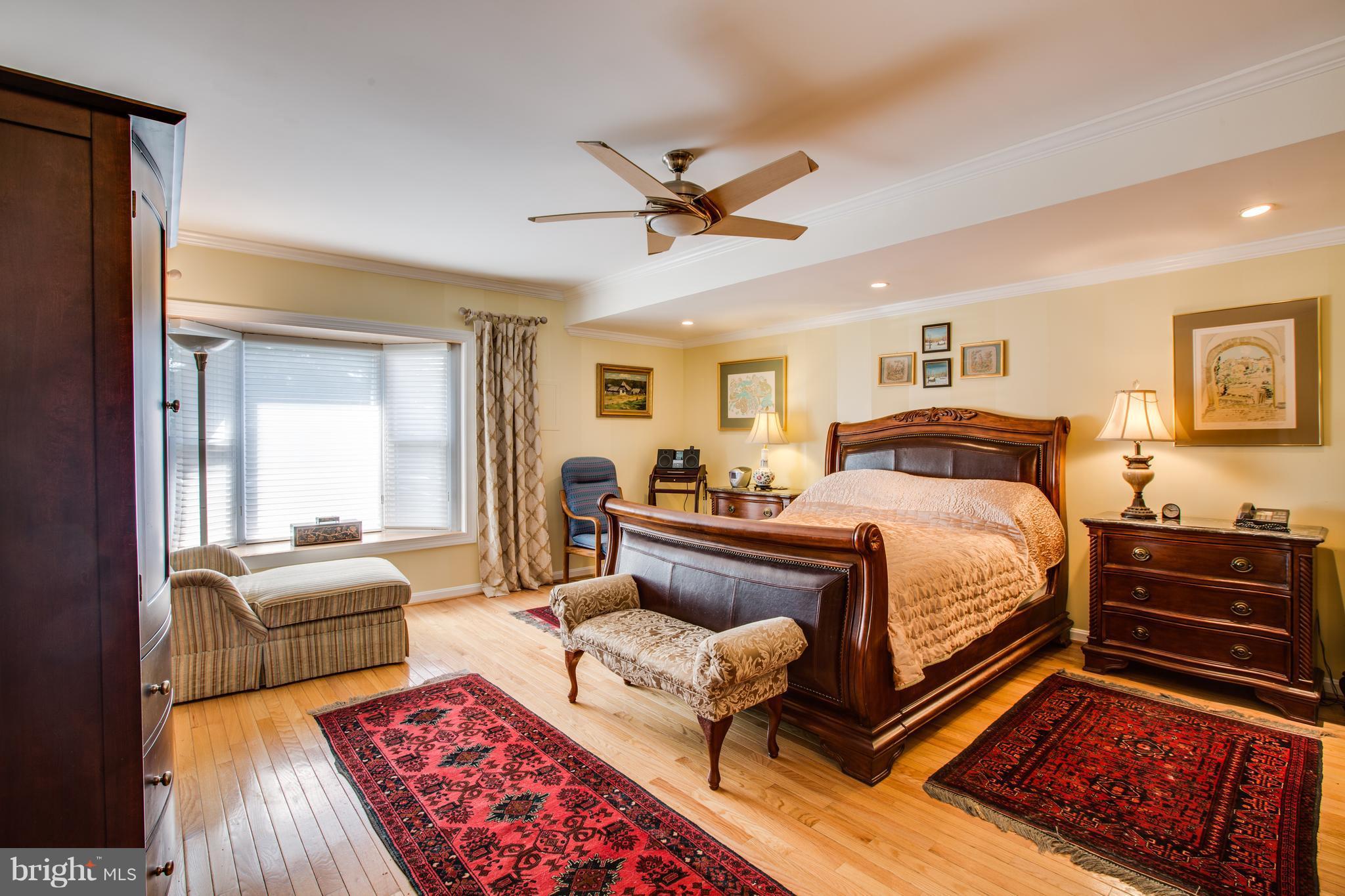 PINECREST - Residential