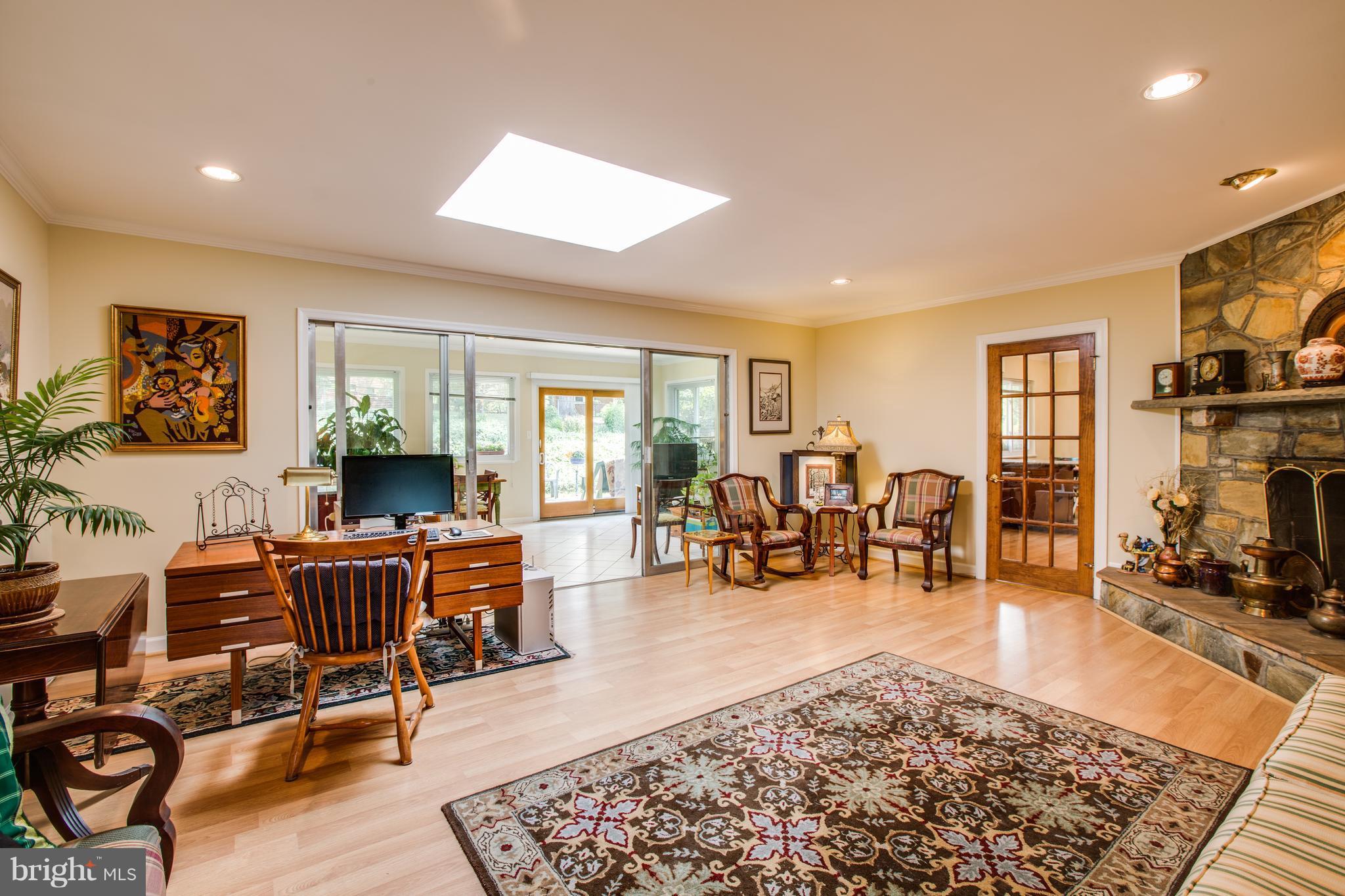 PINECREST - Residential