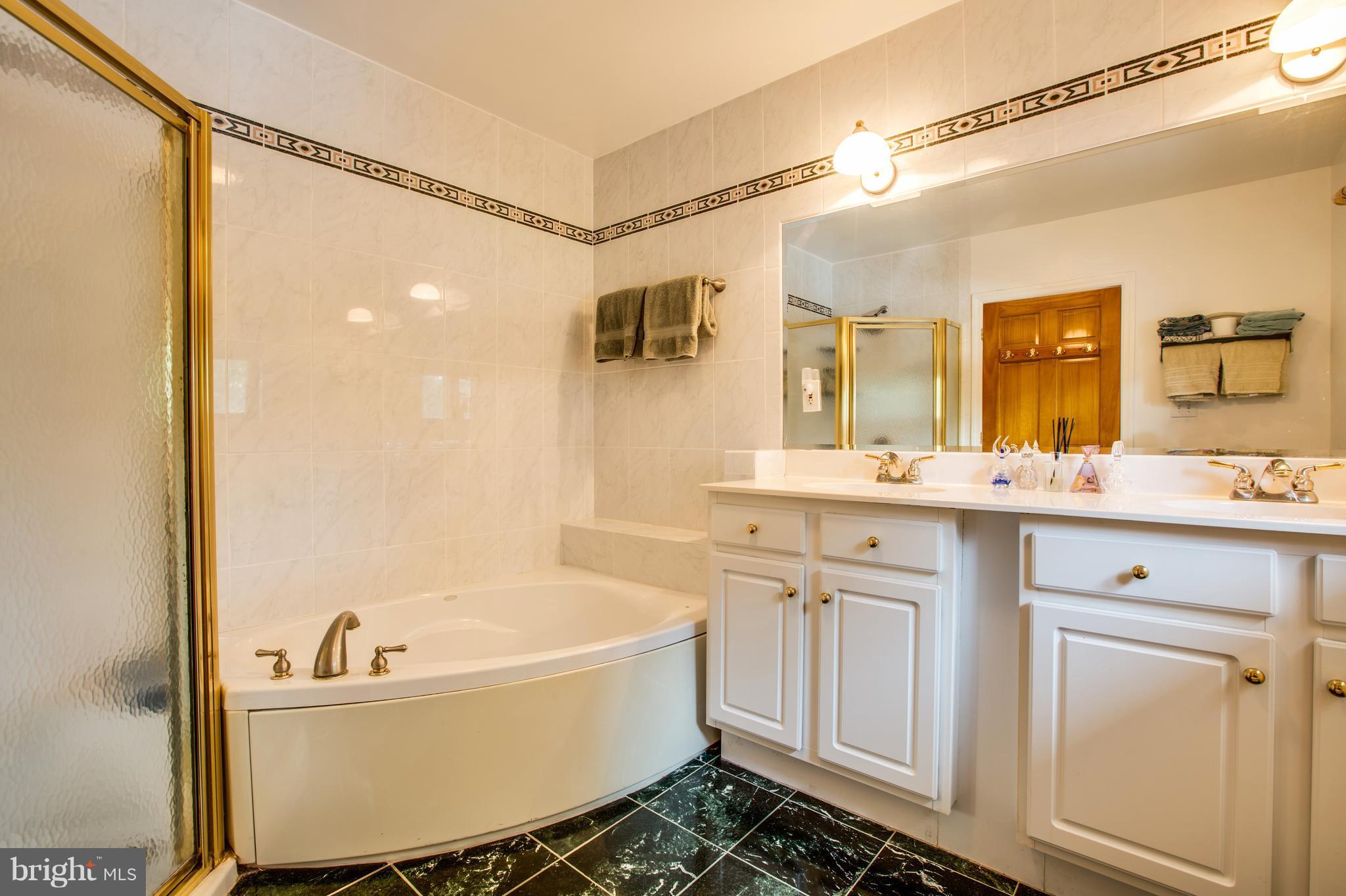 PINECREST - Residential