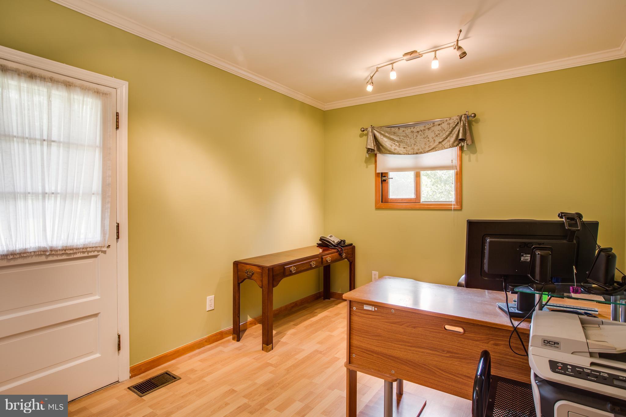 PINECREST - Residential