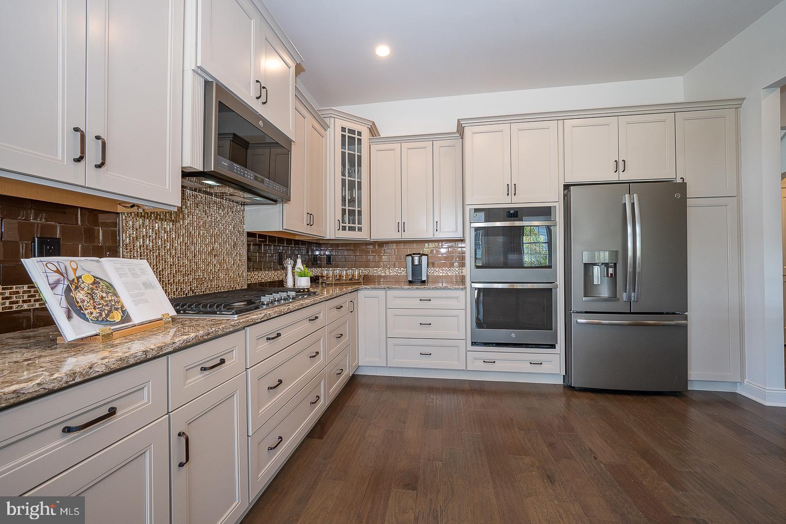 MEADOW GLEN - Residential