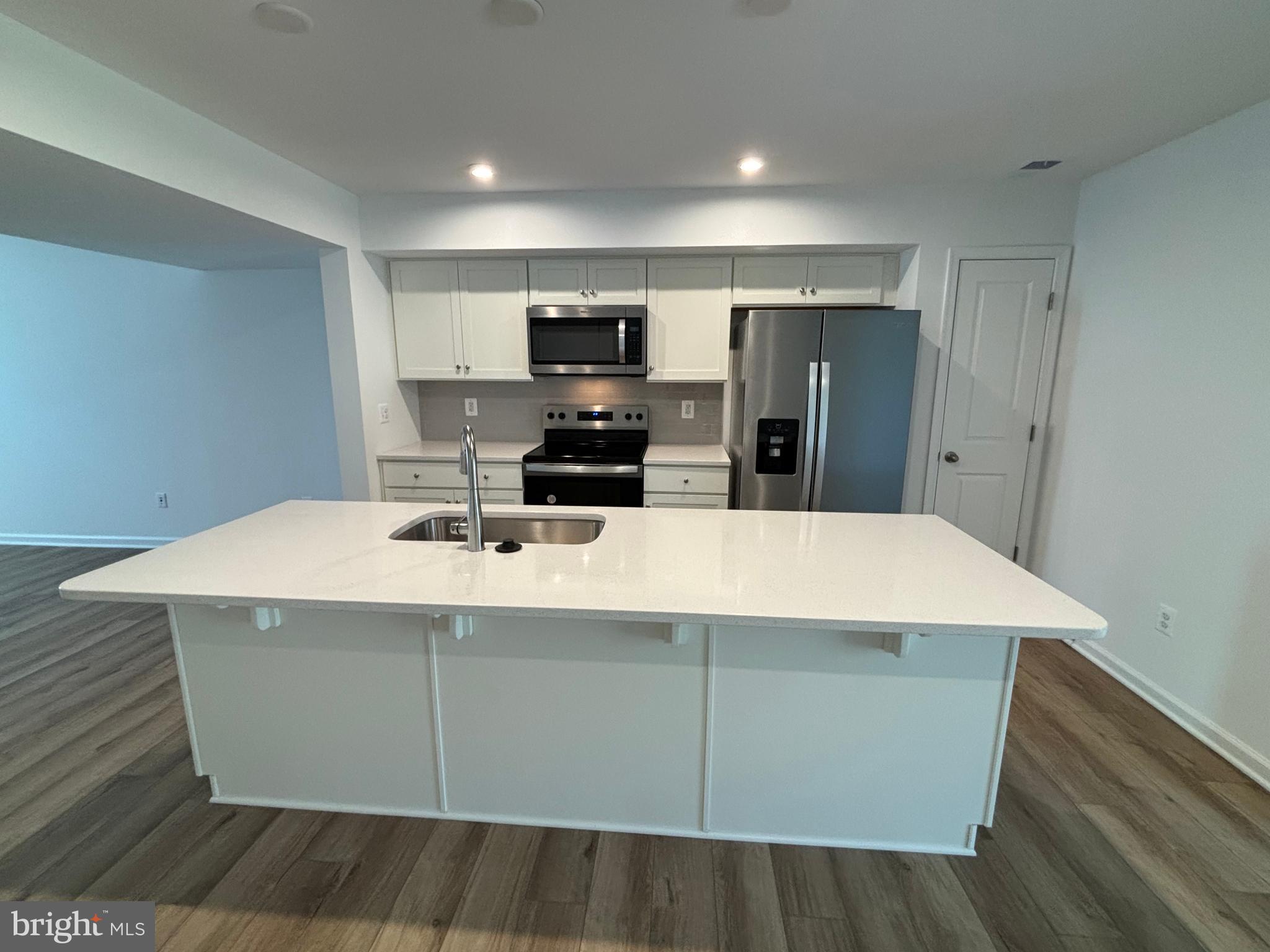 WHISPERING PINES - Residential Lease