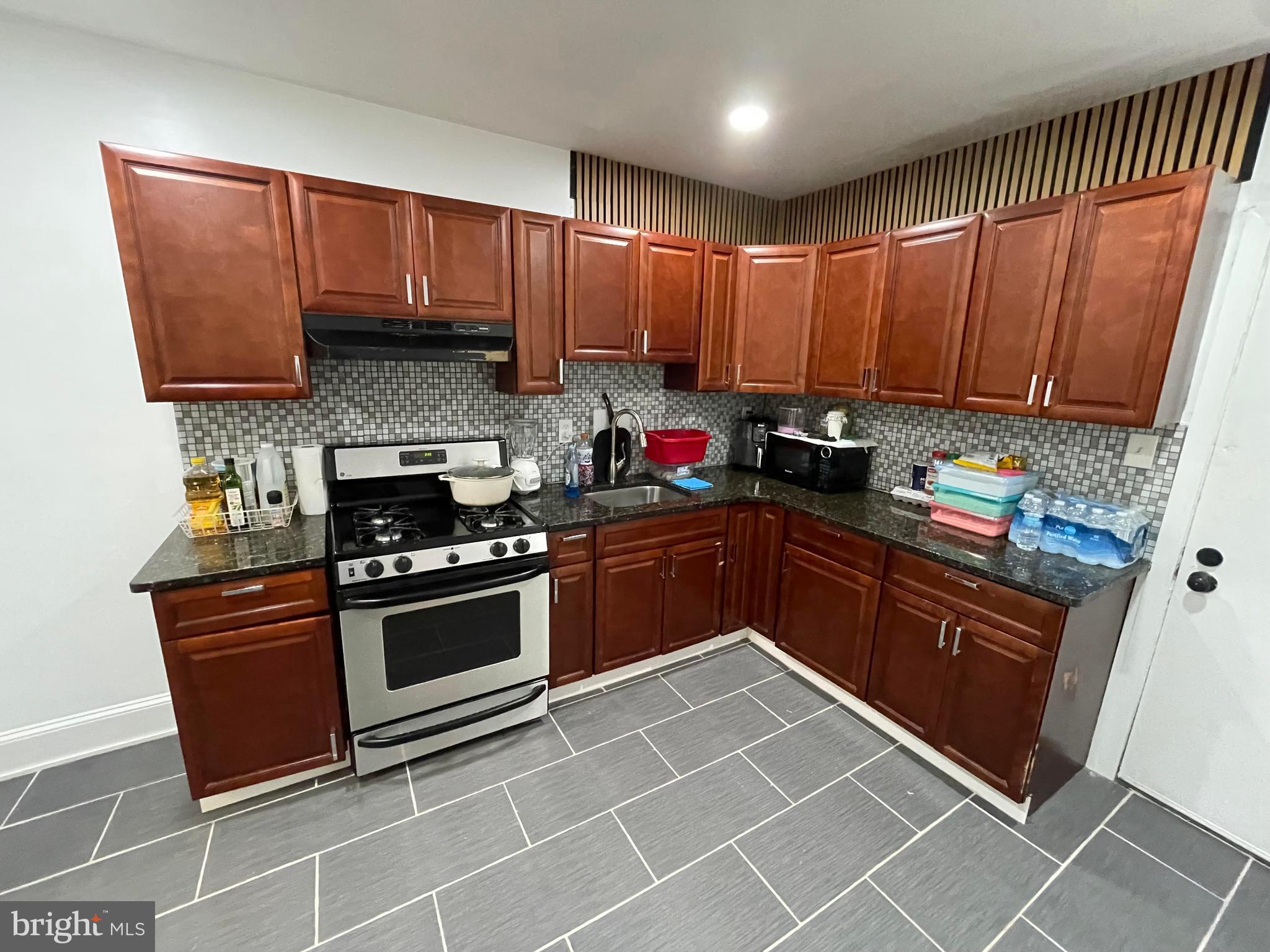 STRAWBERRY MANSION - Residential