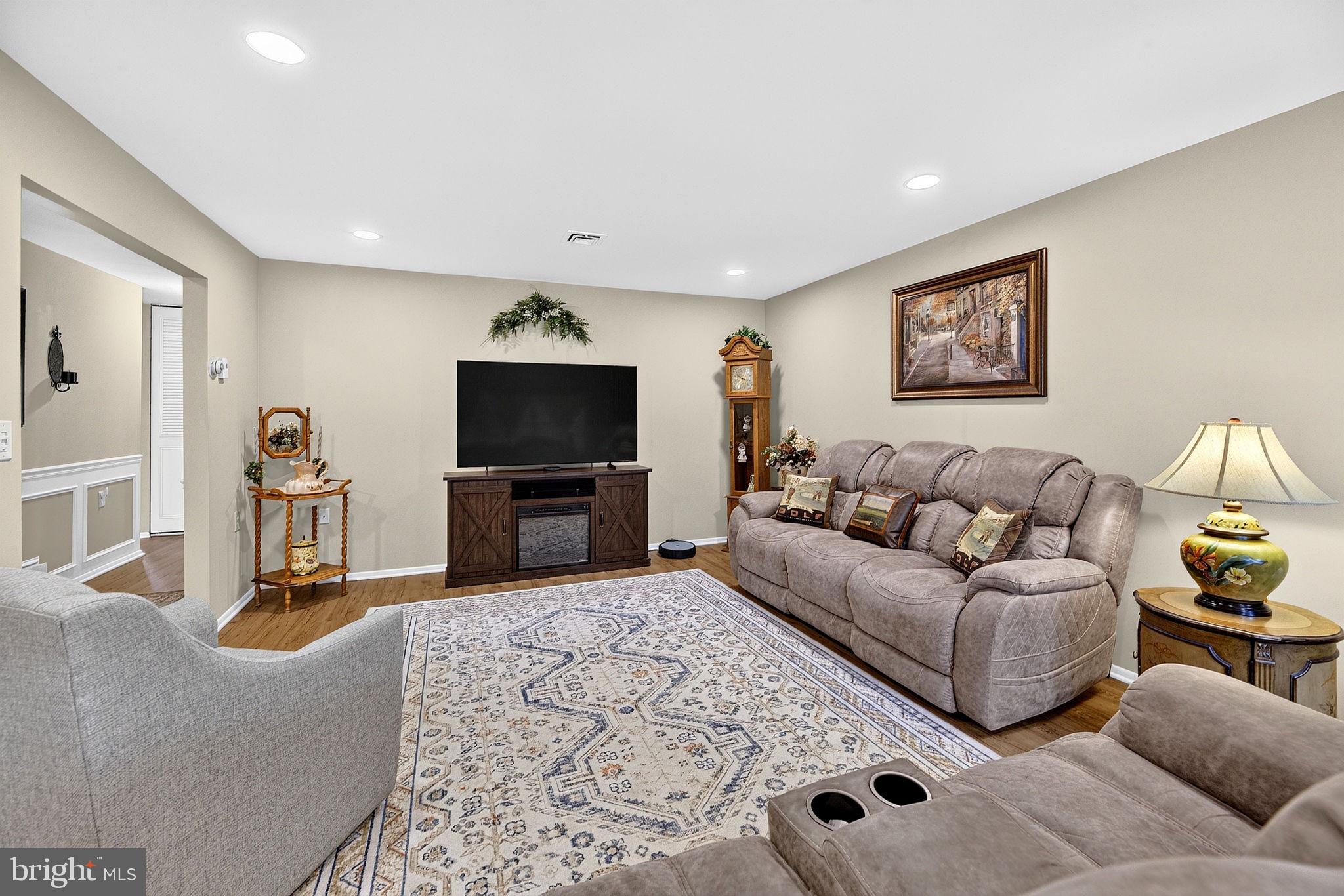 57 KINGSTON WAY