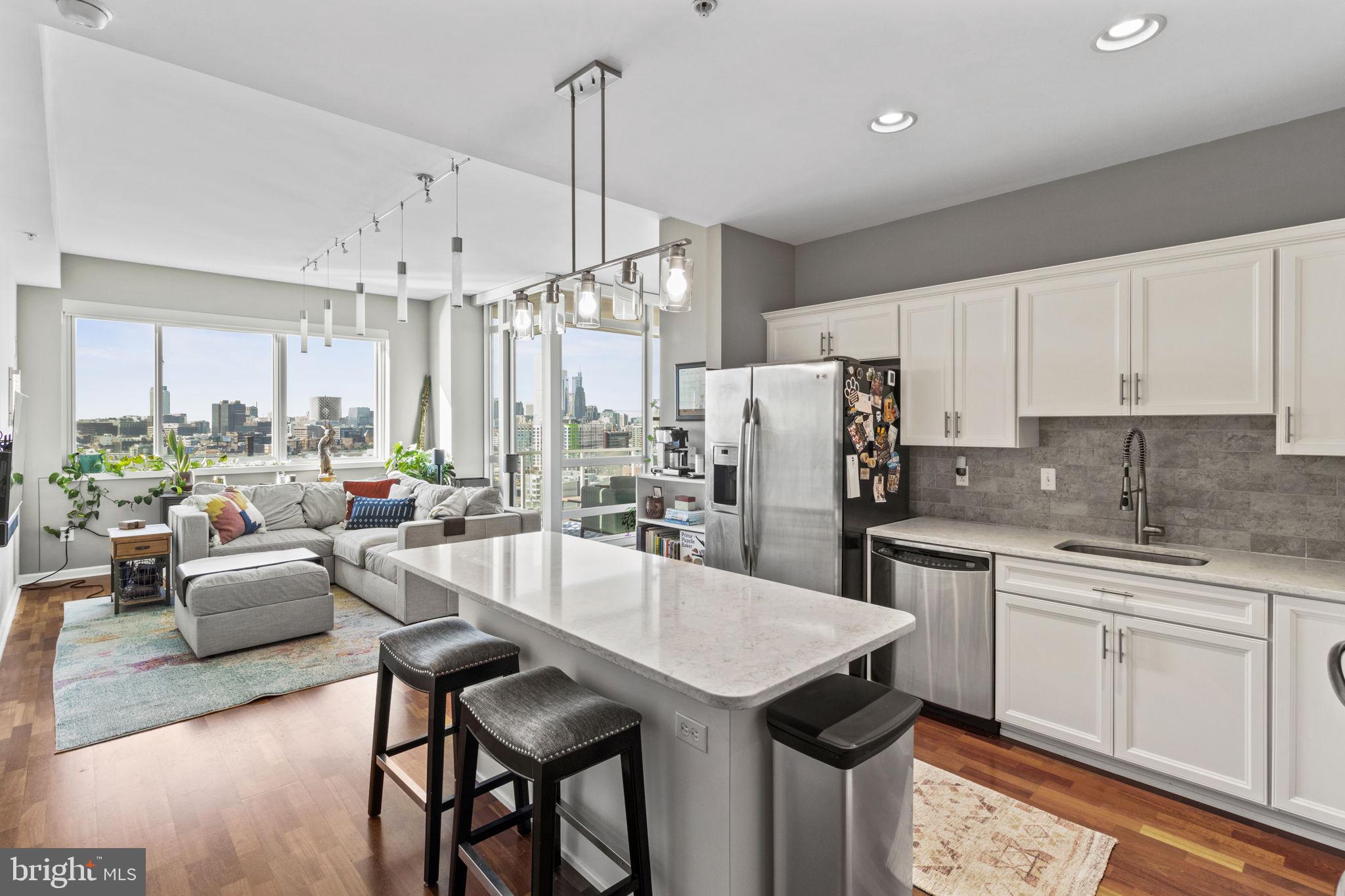 901 N PENN STREET F1605