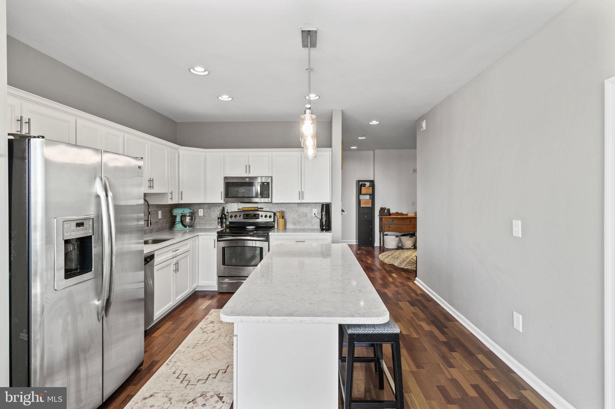 901 N PENN STREET F1605