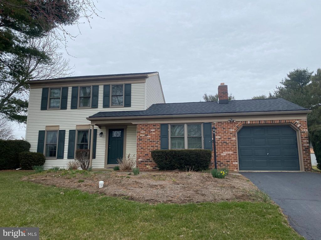 Photo of 109 CHARLESTON DR, WILLOW STREET, PA 17584 (MLS # PALA2032076)